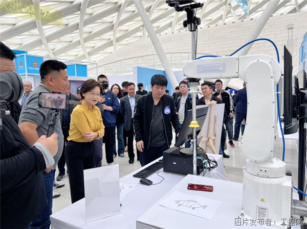 东土科技发布国内首个工业AI控制器，引领工业AI新时代